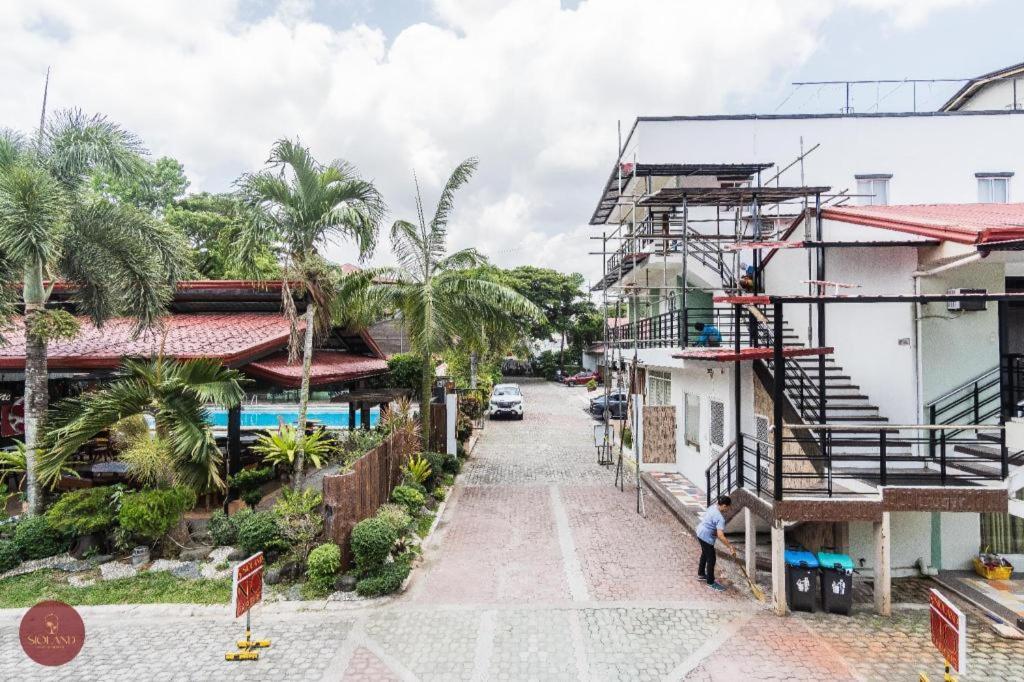 Quezon Premier Hotel Лусена Экстерьер фото