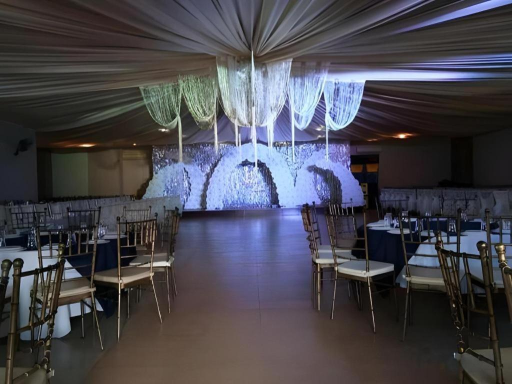 Quezon Premier Hotel Лусена Экстерьер фото