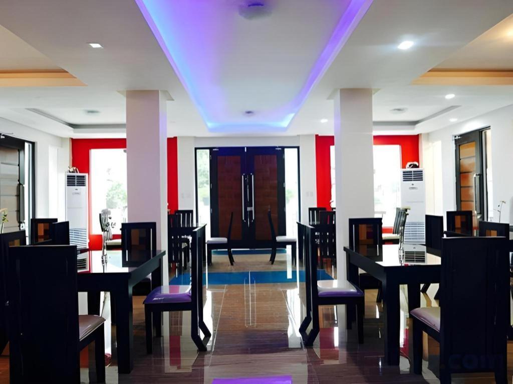 Quezon Premier Hotel Лусена Экстерьер фото