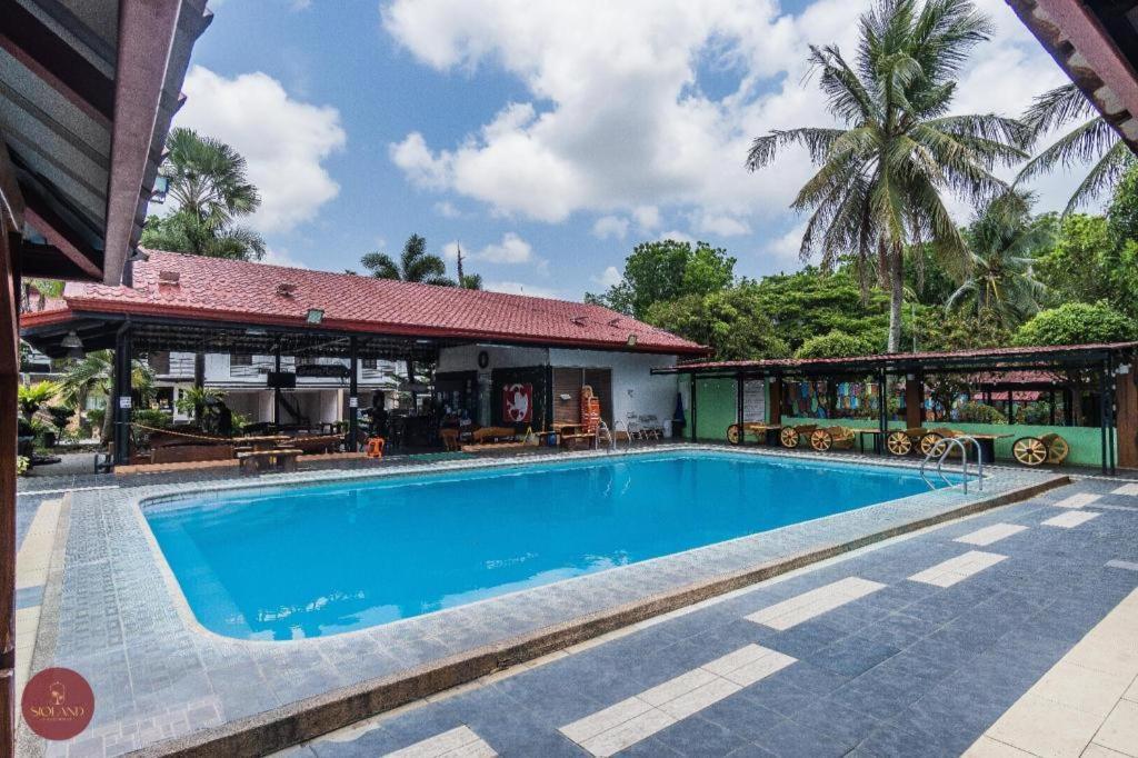Quezon Premier Hotel Лусена Экстерьер фото